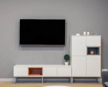 Perfekcyjna szafka pod telewizor: praktyczny przewodnik po wymiarach, okablowaniu i stylu