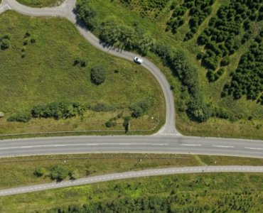 Nie utknij w polu! Jak przed zakupem działki zweryfikować legalny dojazd