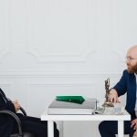 Zadatek czy zaliczka – jak wybrać przy umowie i nie stracić pieniędzy?