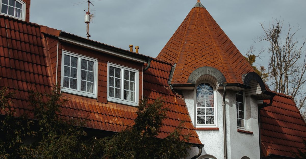 Podbitka dachowa, która się opłaca: 7 powodów, dla których warto ją zrobić (i jak wybrać najlepszą)
